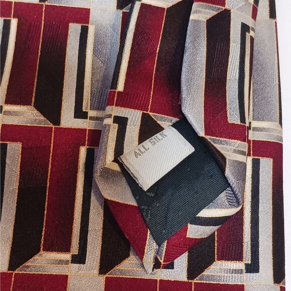 Pierre Cardin 100% Silk Tie Men's Red/Gray/Black Geometric 58"x4" - Picture 3 of 3